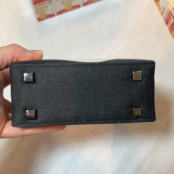 Andy Warhol Campbell’s soup mini bag by Philip Treacy - Picture 7 of 11